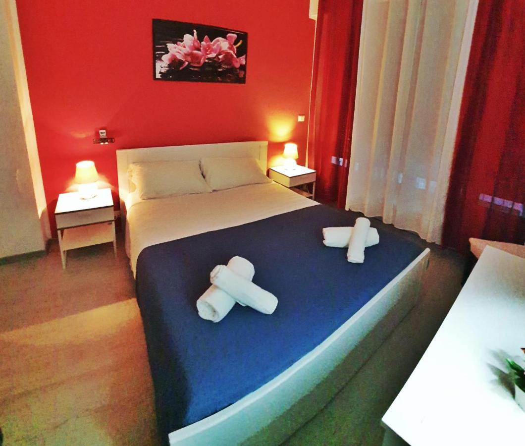 A Un Passo Dal Centro Hotel Палермо Екстериор снимка